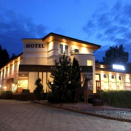 Hotel Pod Jeleniem Tuchola Esterno foto
