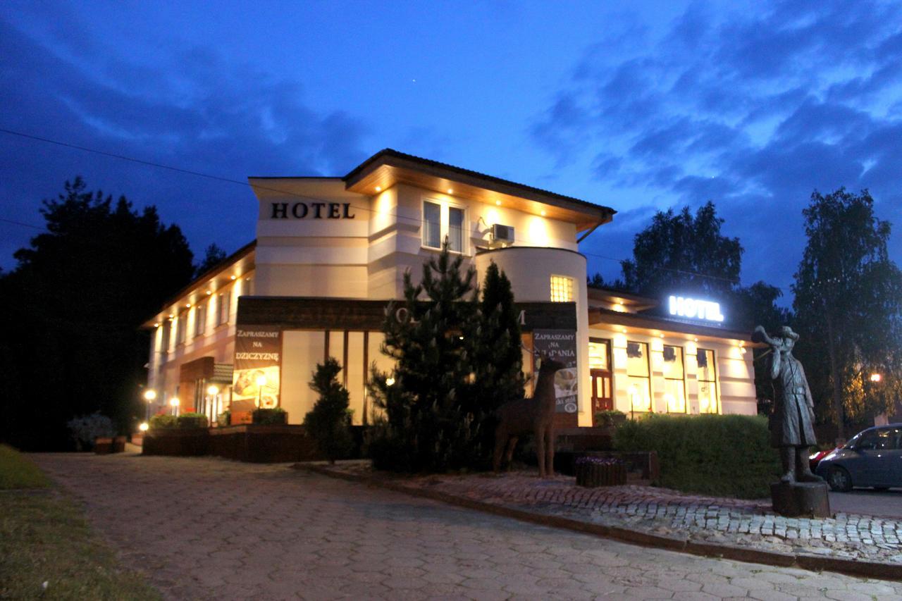 Hotel Pod Jeleniem Tuchola Esterno foto