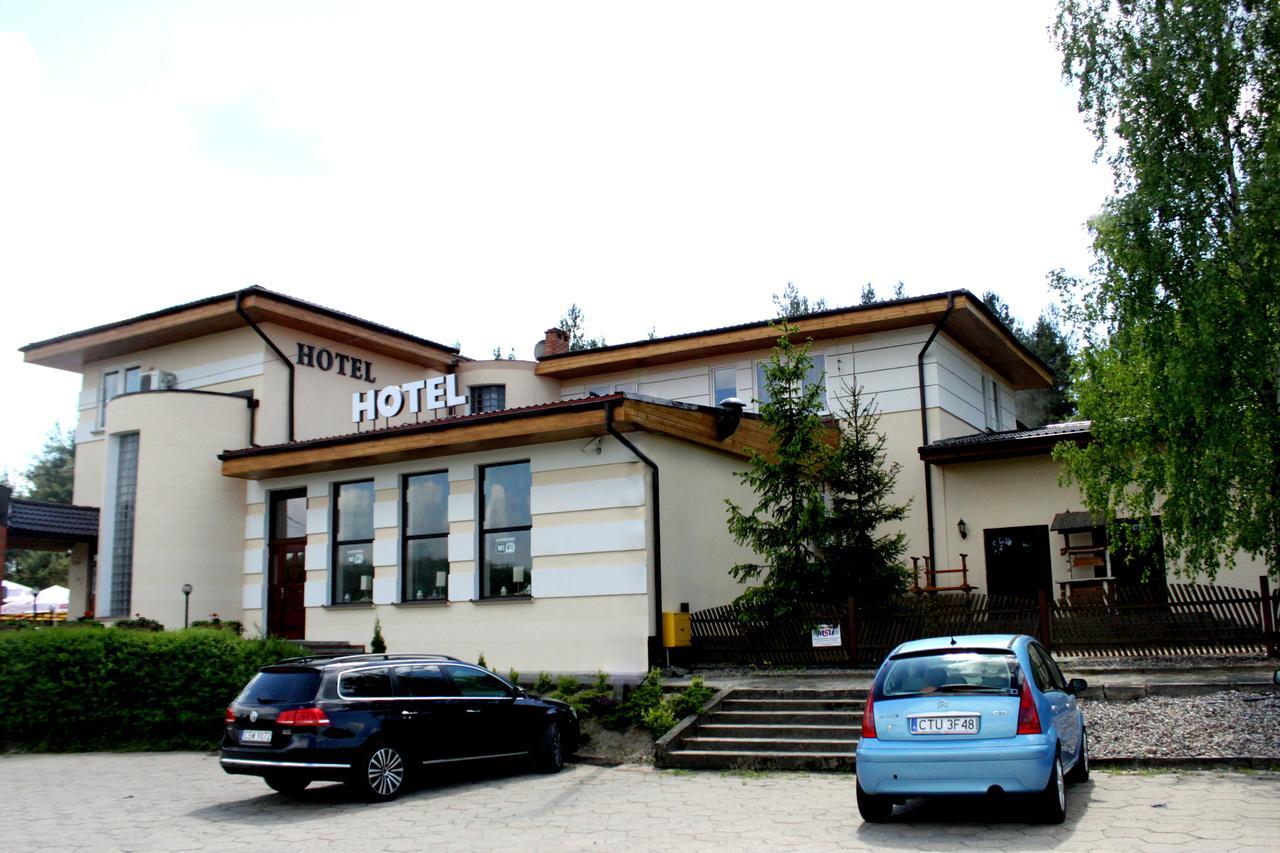 Hotel Pod Jeleniem Tuchola Esterno foto