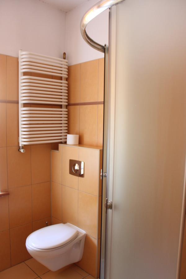 Hotel Pod Jeleniem Tuchola Esterno foto